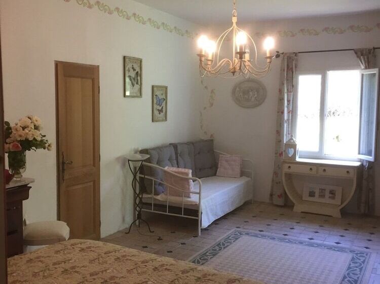 פנסיון Bastide De Valvérane