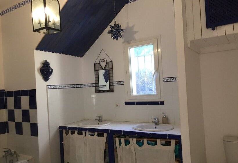 פנסיון Bastide De Valvérane