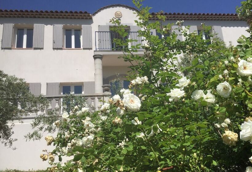 פנסיון Bastide De Valvérane