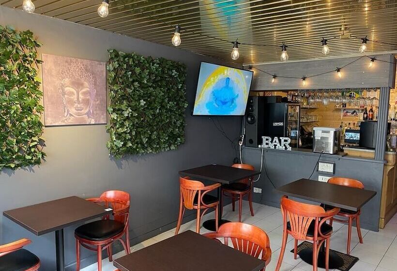 بنسيون Felicidade Hostel