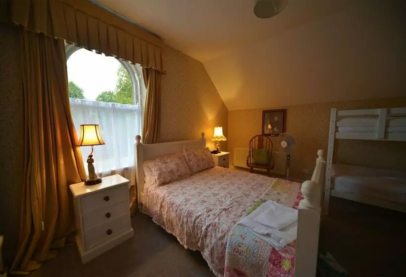 Majatalo Glenmore Manor Guesthouse