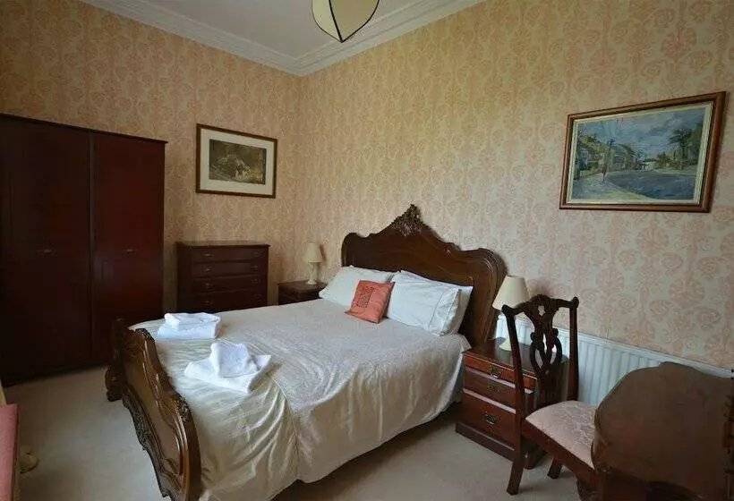 Majatalo Glenmore Manor Guesthouse