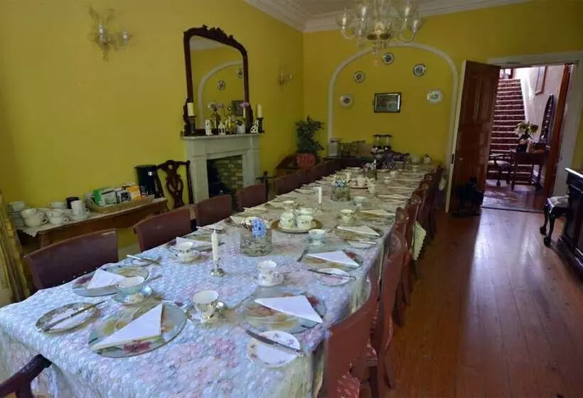 Majatalo Glenmore Manor Guesthouse