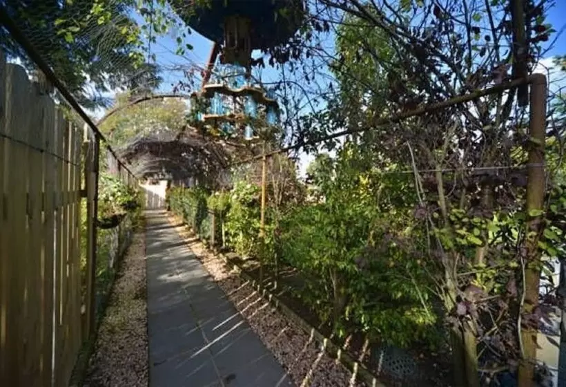 Majatalo Glenmore Manor Guesthouse