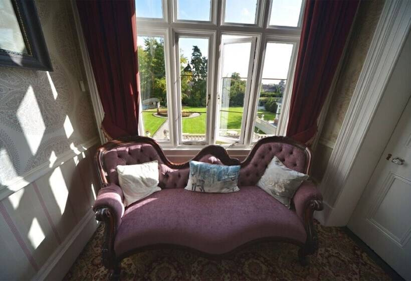 بنسيون Glenmore Manor Guesthouse