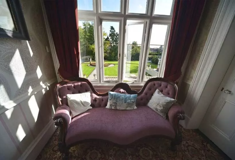 Majatalo Glenmore Manor Guesthouse