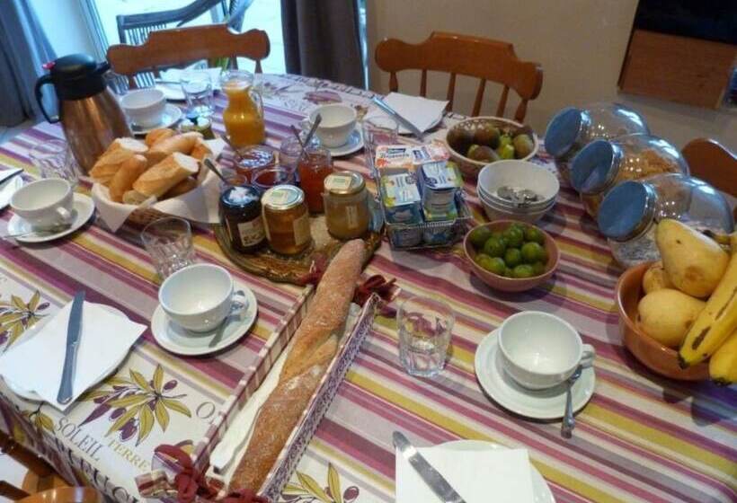 بنسيون Le Clos Des Oliviers