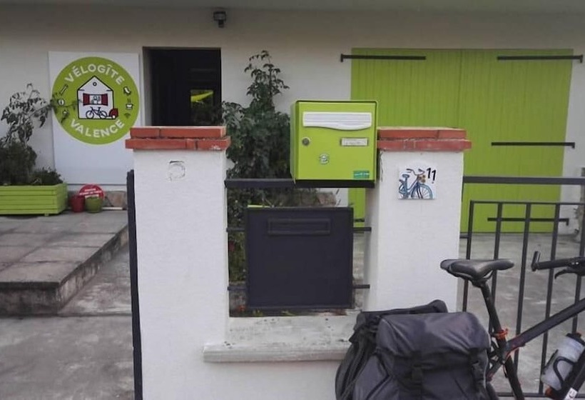 Velo Gite Valence Hostel