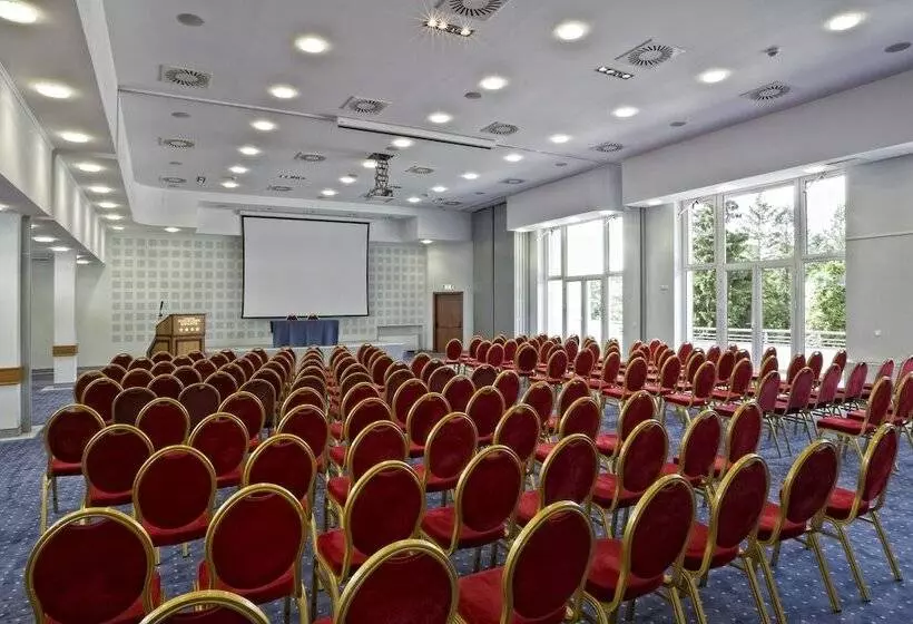 בית מלון כפרי Ensana Bradet