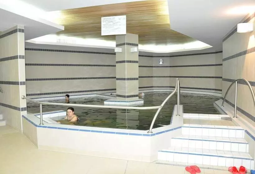 בית מלון כפרי Ensana Bradet