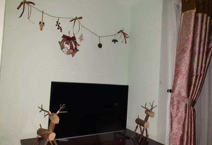 Little Pig Home Hostel