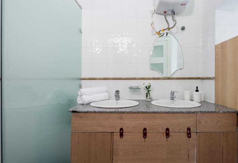 Little Pig Home Hostel