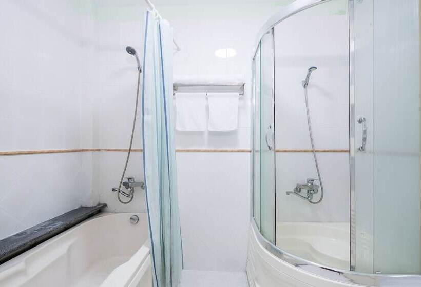 Little Pig Home Hostel