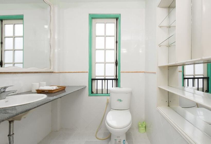 Little Pig Home Hostel