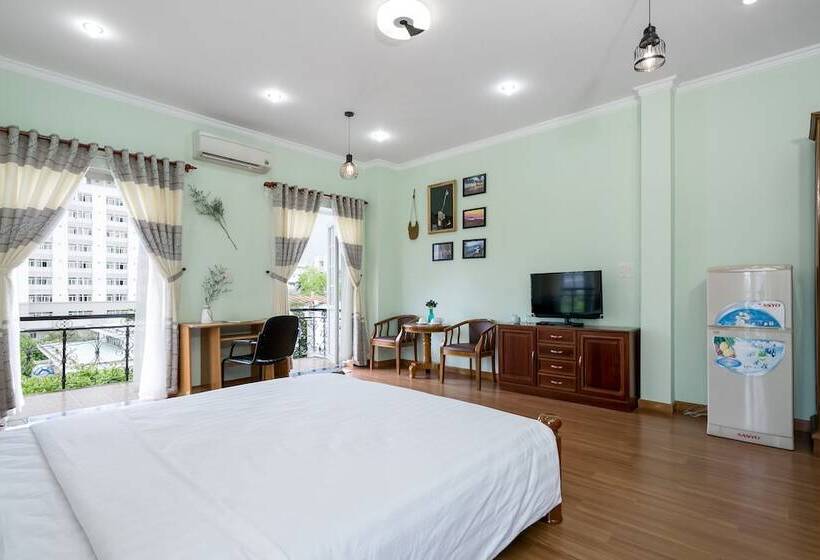 Little Pig Home Hostel