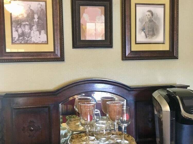 住宿加早餐  Captain's House On The Lake