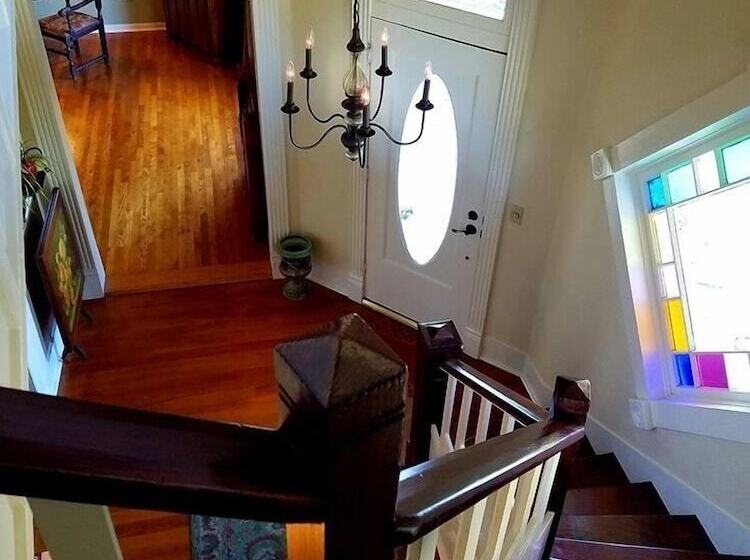 住宿加早餐  Captain's House On The Lake