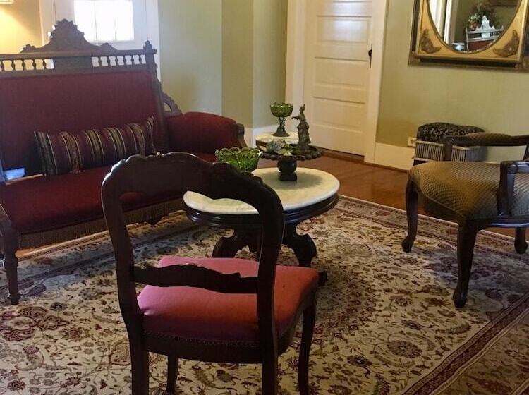 住宿加早餐  Captain's House On The Lake