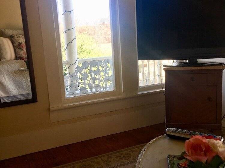 住宿加早餐  Captain's House On The Lake