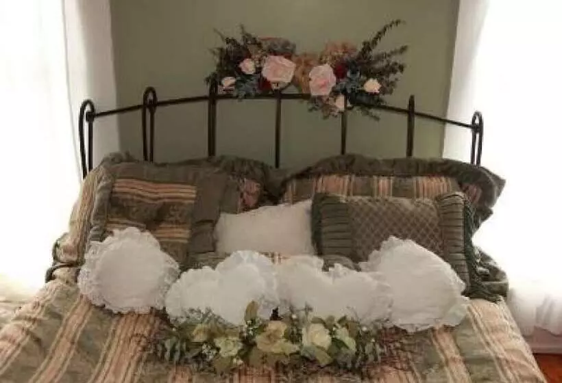 Aamiaismajoitus (B&B) Music Garden Mansion