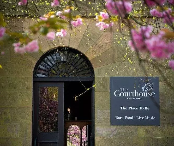 簡易ホテル The Courthouse