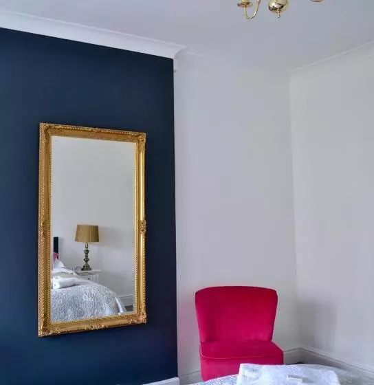 Hostelli The Nags Head   Room Only Accommodation