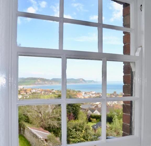 Хостел The Nags Head Room Only Accommodation