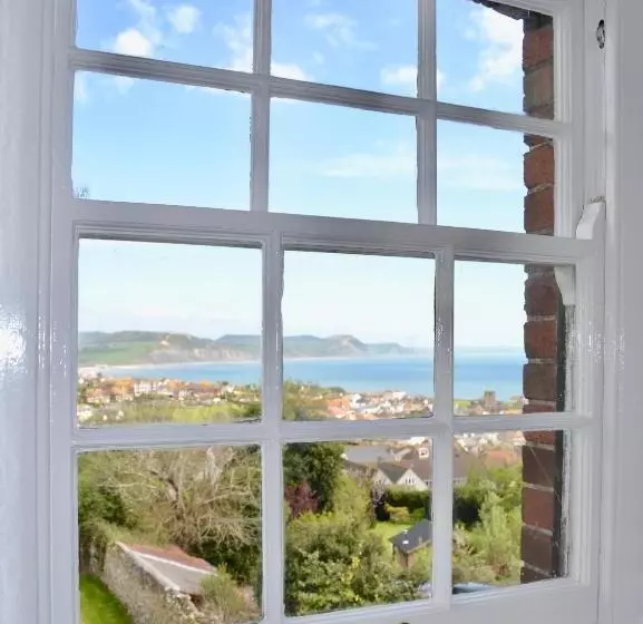 Hostelli The Nags Head   Room Only Accommodation