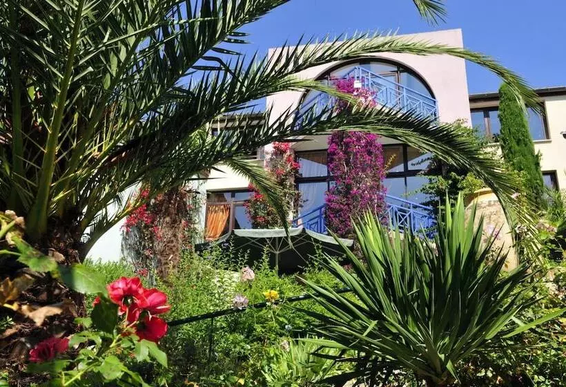 Hotelli Aec Village Vacances   Les Cèdres