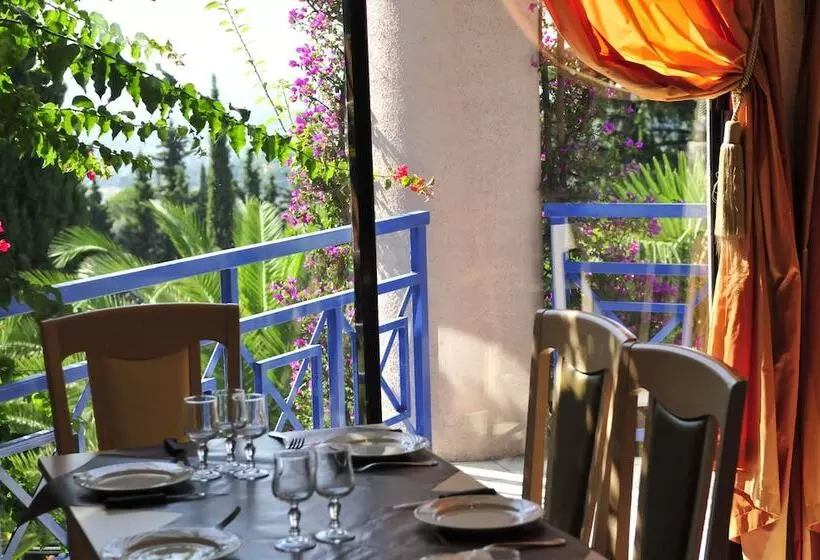 Hotelli Aec Village Vacances   Les Cèdres