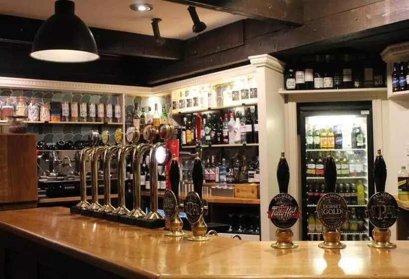 ホテル Bridport Arms