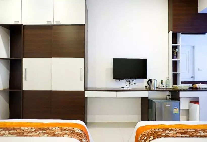 ホテル Chokdee Place