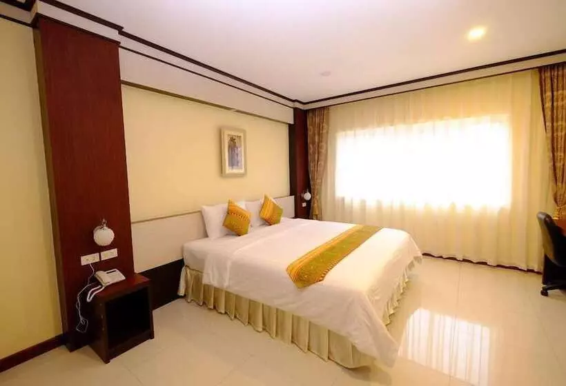 ホテル Chokdee Place