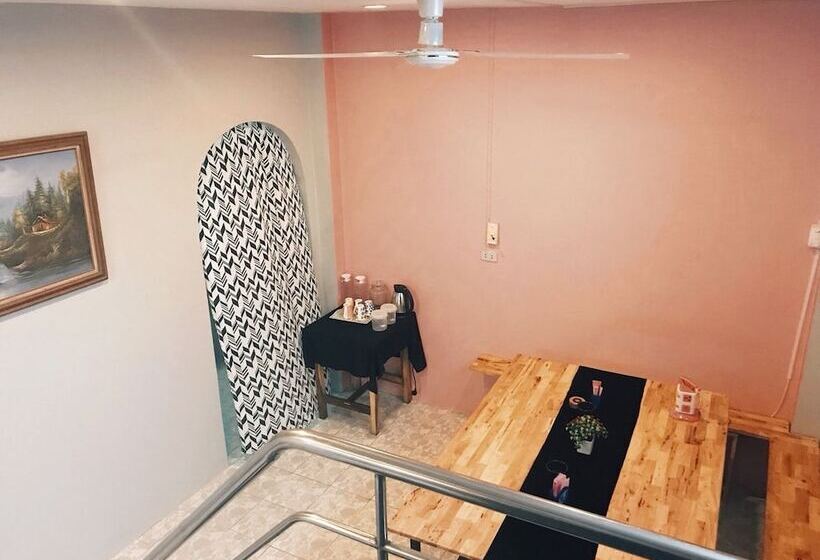 Oppa House Hostel   Adults Only