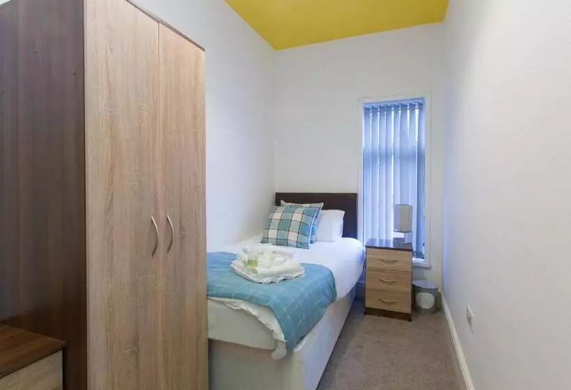 ペンション Townhouse @ West Avenue Crewe