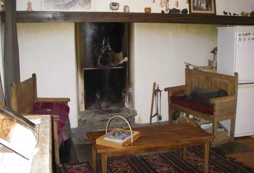 Majatalo La Maison Bleue