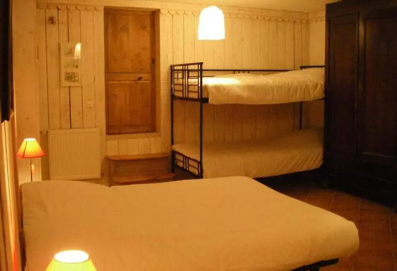 Majatalo La Maison Bleue