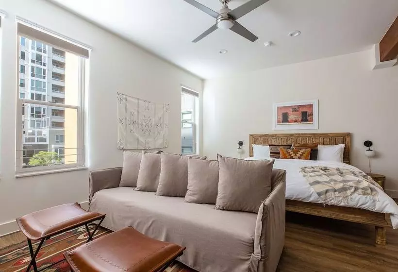 Sonder  State Suites