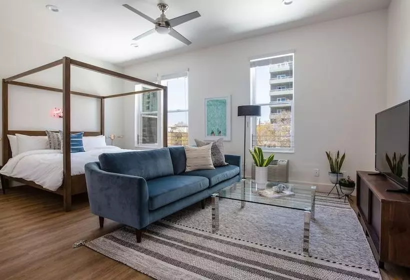 Sonder  State Suites