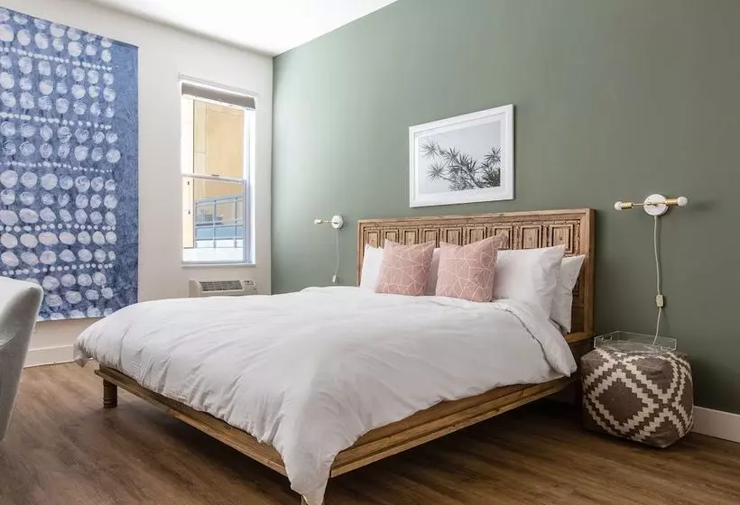 Sonder  State Suites