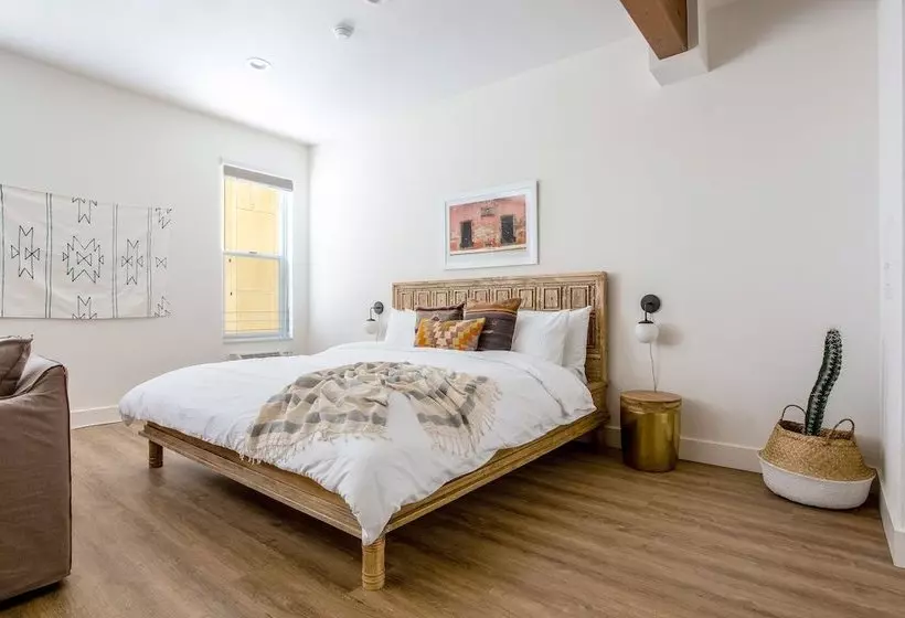 Sonder  State Suites