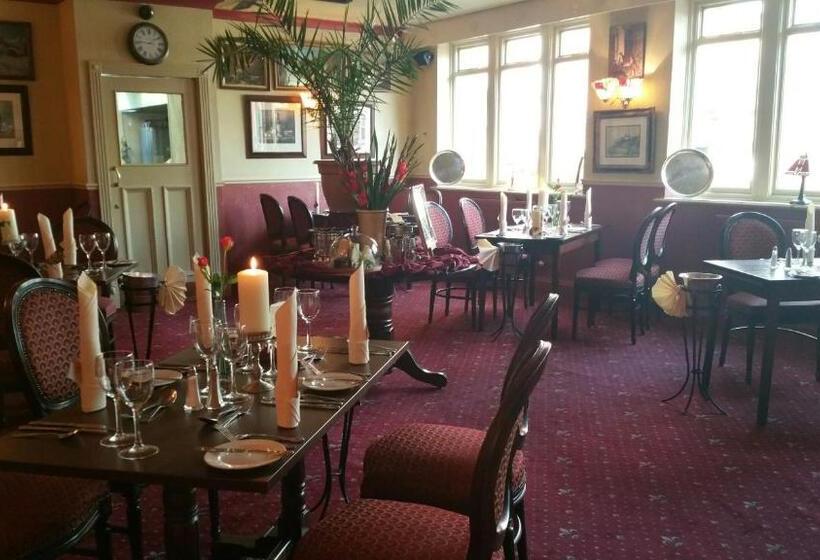 The Carre Arms Hotel & Restaurant