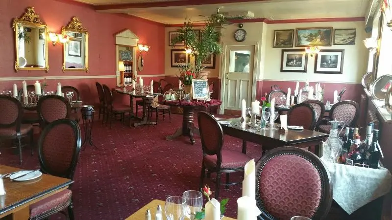 The Carre Arms Hotel & Restaurant