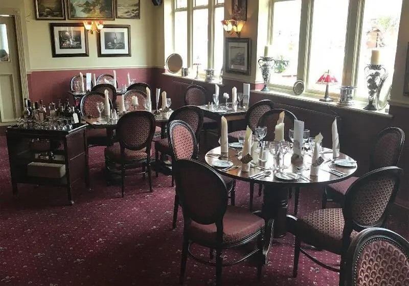 The Carre Arms Hotel & Restaurant