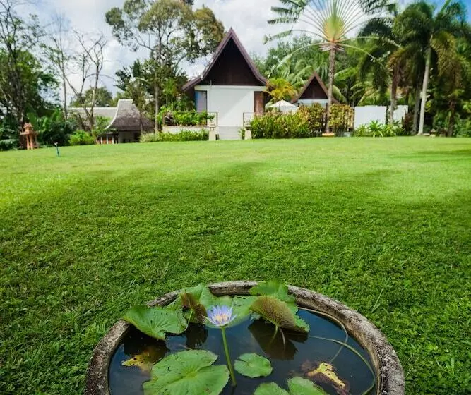 De Chom Villa