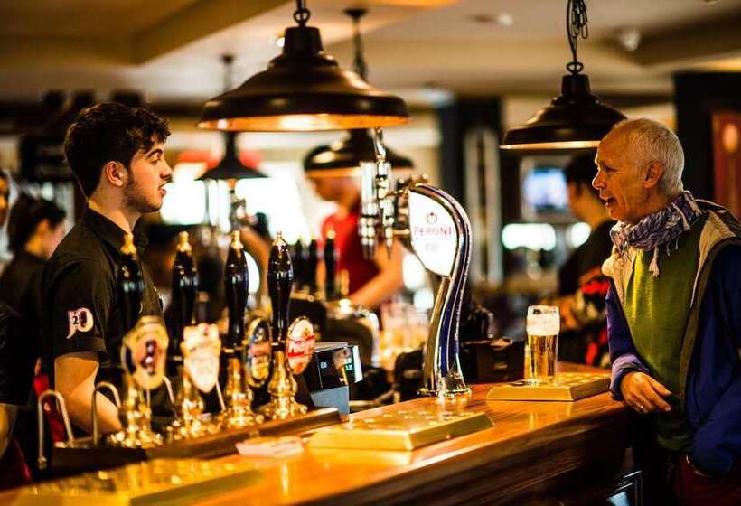 مسافرخانه Starling Cloud