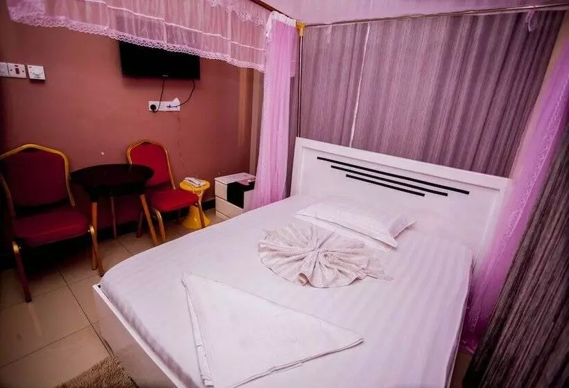 هتل B10 Airport Lodge