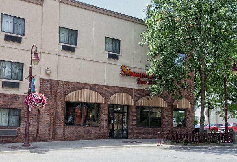 Отель Shenandoah Inn & Suites