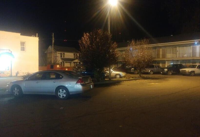 فندق على الطريق Ashland Inn