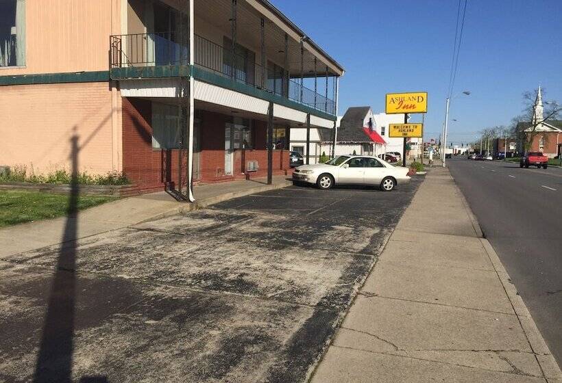 فندق على الطريق Ashland Inn